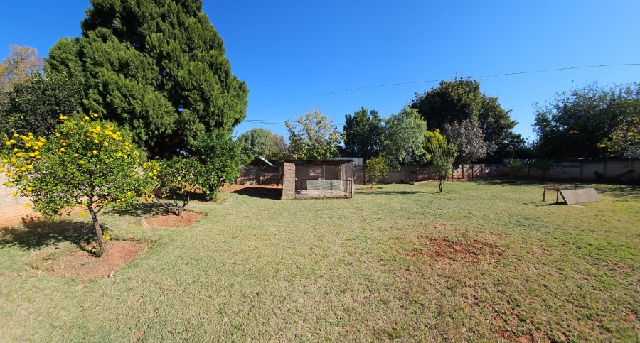  Bedroom Property for Sale in Langenhovenpark Free State